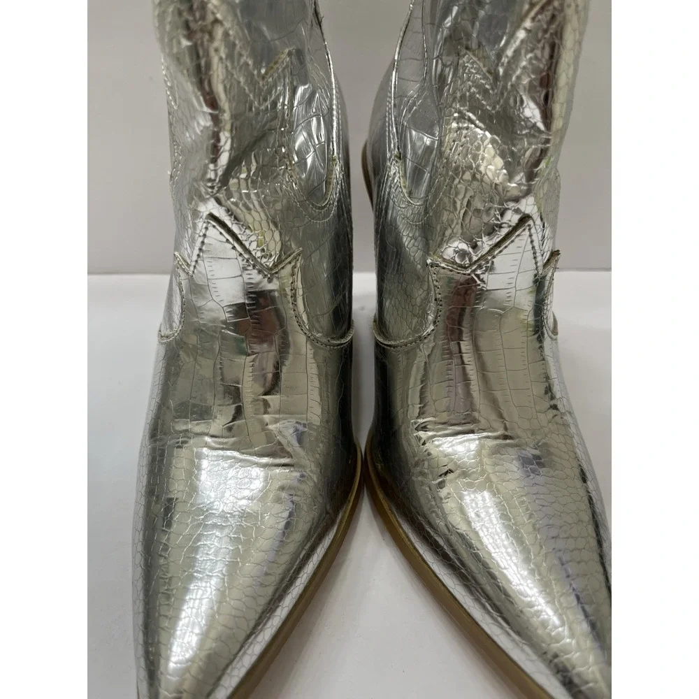 Cape Robin Fever Boots Metallic Silver Croc-Embossed Finish Women's 10M